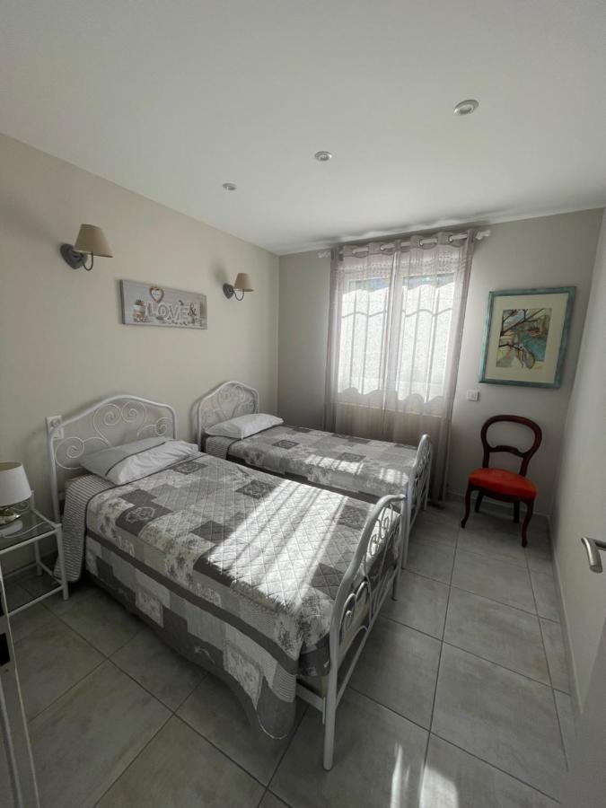 Petite Maison Pres Du Centre L'Isle-sur-la-Sorgue Bagian luar foto